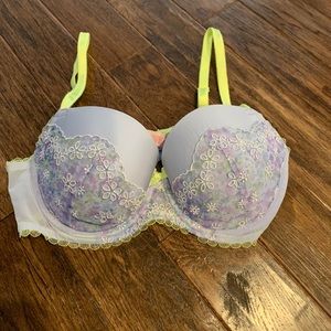 Victoria Secret Bra — only worn once